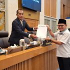 Anggota Komisi IV DPR RI asal Dapil Sultra, Jaelani (kanan). (Foto: Istimewa)