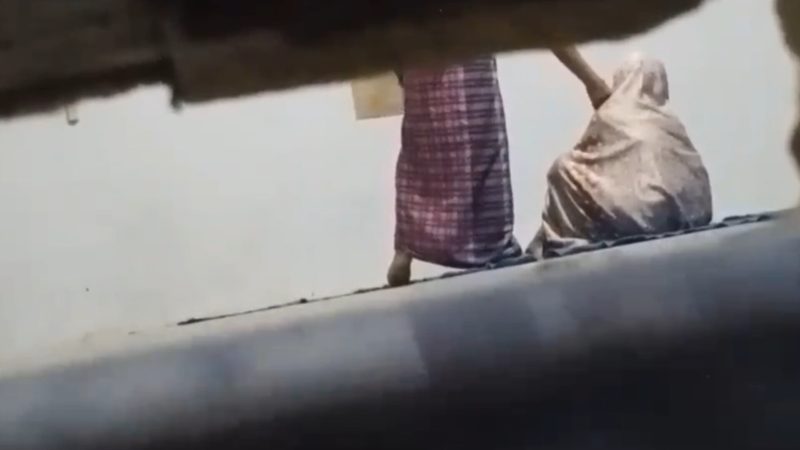 Pendiri Yayasan Sekolah Tinggi Agama Islam (STAI) Rawa Aopa, di Kecamatan Angata, Kabupaten Konawe Selatan, berinisial AA diduga melecehkan seorang mahasiswi AR di dalam masjid usai salat subuh, pada Senin (19/1/2026) sekitar pukul 05.00 Wita. (Foto: Potongan video viral)