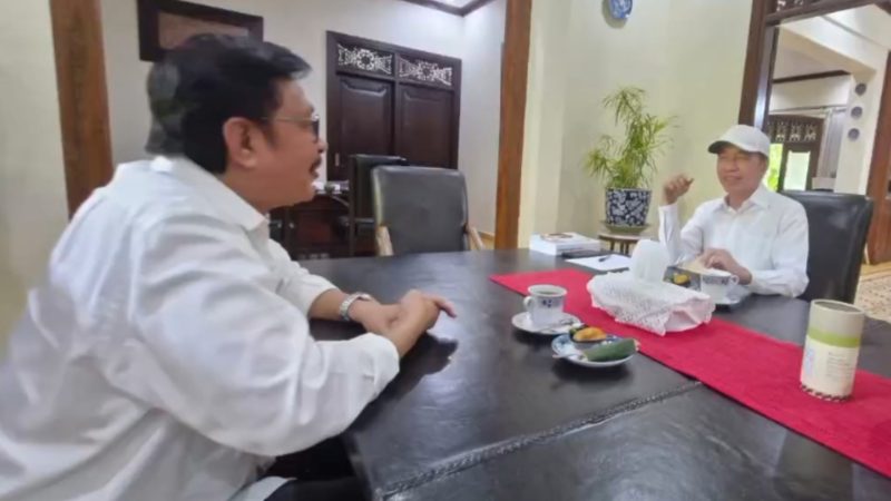Eks Gubernur Sulawesi Tenggara (Sultra) Nur Alam bicara empat mata dengan Presiden ke 7 RI, Joko Widodo, kediaman ayah Wakil Presiden Gibran Rakabuming Raka di Kota Solo, Jawa Tengah, pada Rabu (17/6/2026). (Foto; Istimewa)