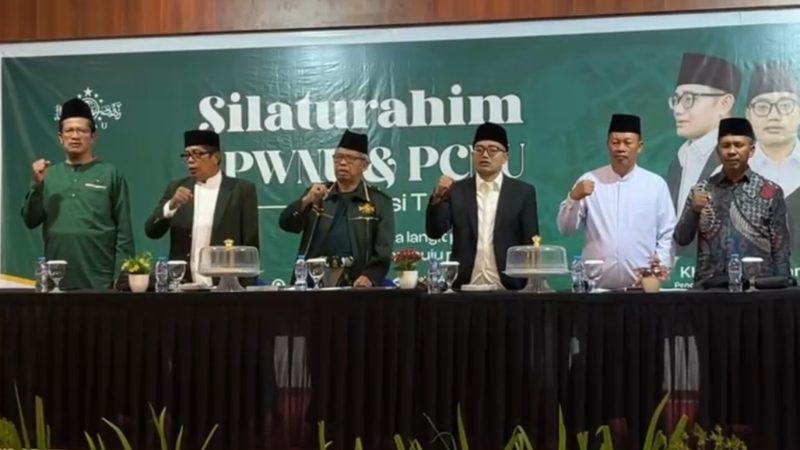 Calon Ketua Umum Pengurus Besar Nahdlatul Ulama (PBNU), KH Abdussalam Shohib atau Gus Salam konsolidasi di Kota Kendari jelang Mukhtamar ke-35 NU. (Fofo: Fadli Aksar)