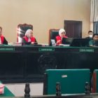 Sidang perkara laporan palsu dengan terdakwa Direktur PT Golden Anugerah Nusantara (GAN) di Pengadilan Negeri (PN) Kendari, Jumat (18/9/2026). (Foto: Fadli Aksar)
